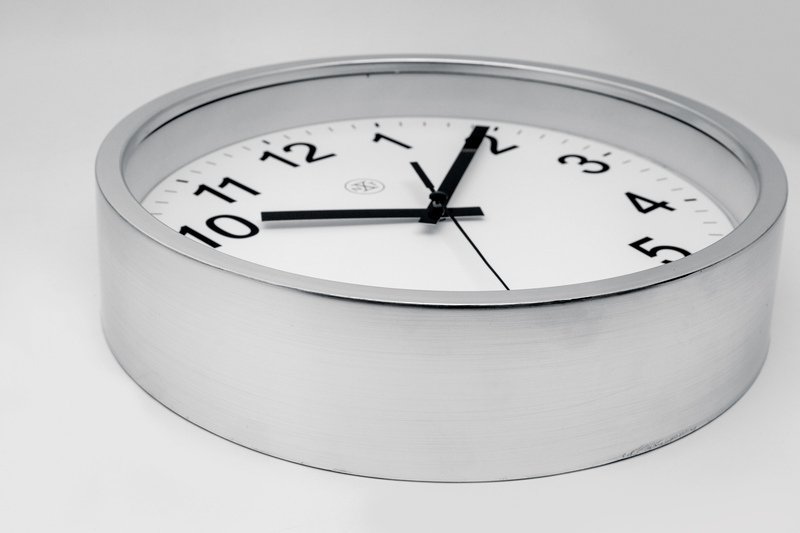 NeXtime NX-7307ZI-V2 Wandklok NXT Diam. 25,5cm Kunststof Zilver, Witte Wijzerplaat, 'Robust' Stil Uurwerk - Afbeelding 4