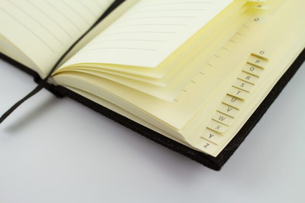 Kangaro K-5105 Alfabetboek A5 A-Z Linnen Hard Cover Zwart, 208 Pagina's, Leeslint, Elastiek - Afbeelding 4